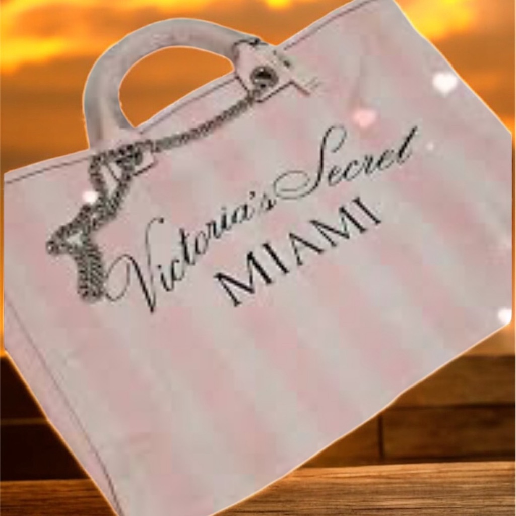 Victoria Secret Exclusive Maimi Fashion Show Chain Tote 2025